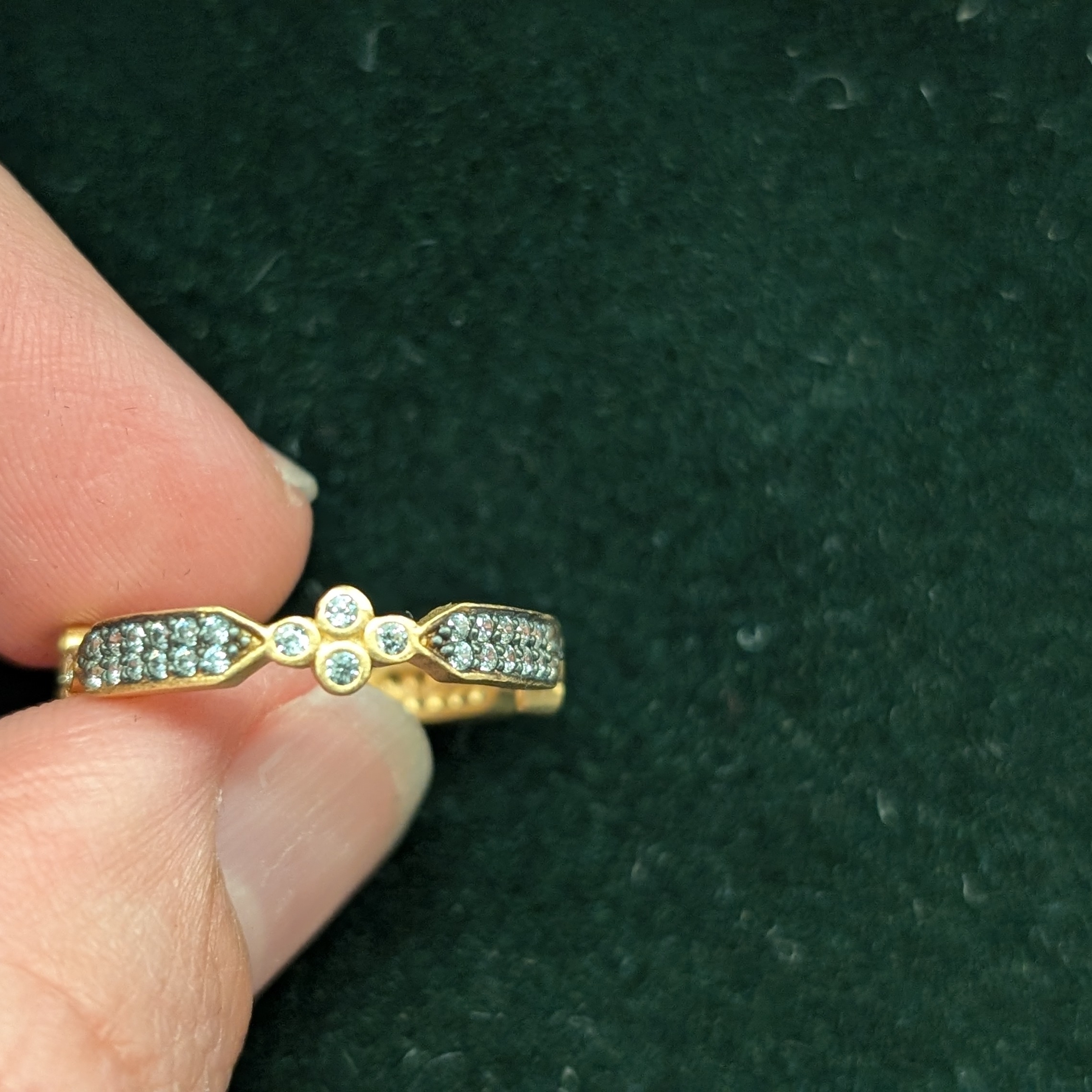Freida Rothman Gold Crystal Pav Floral Accent Ring - Size 8 49$